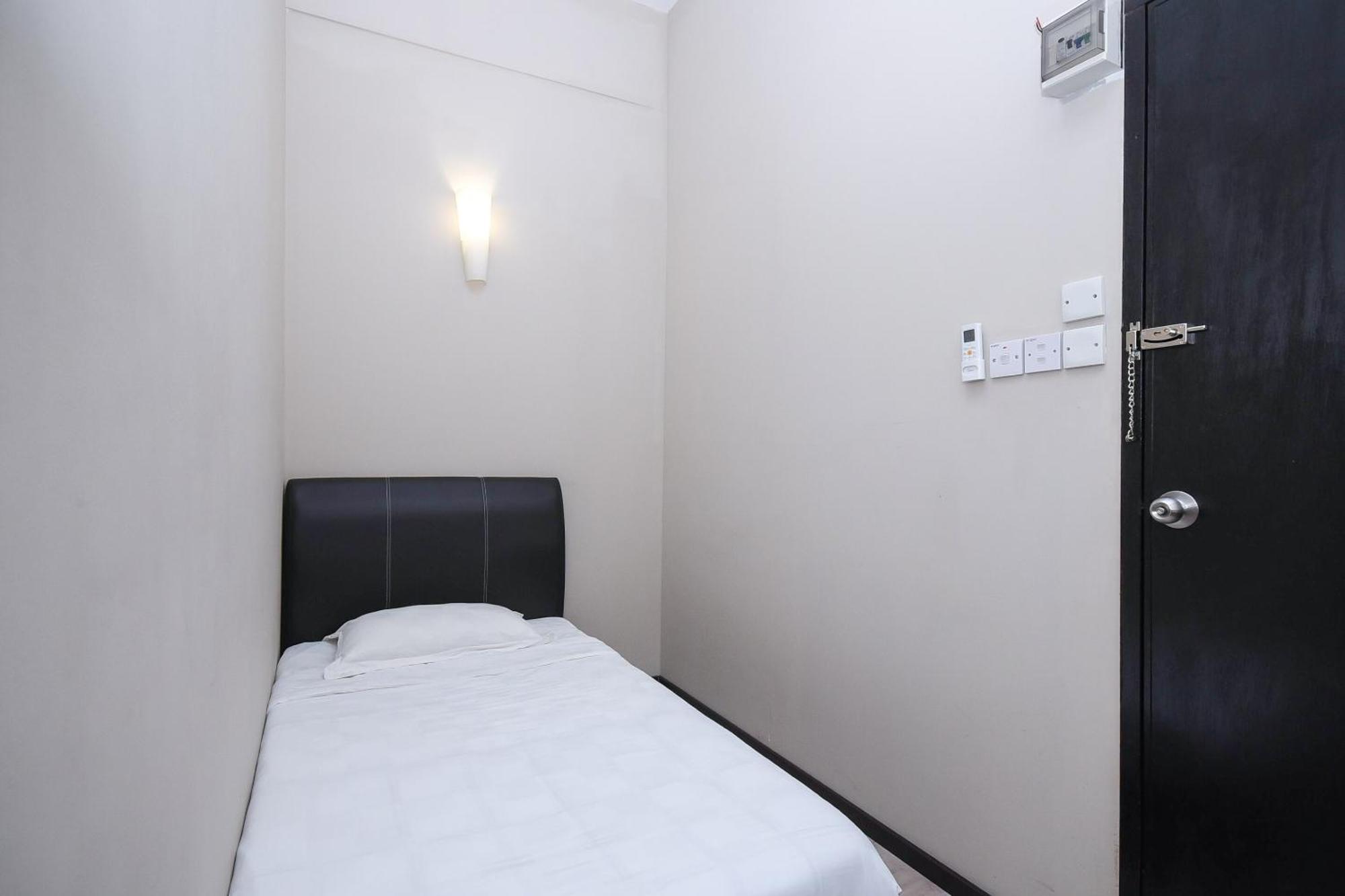 Spot On 89838 Lm Residence Miri Exterior foto